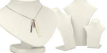 The Primary Advantages of Using Jewelry Display Stands